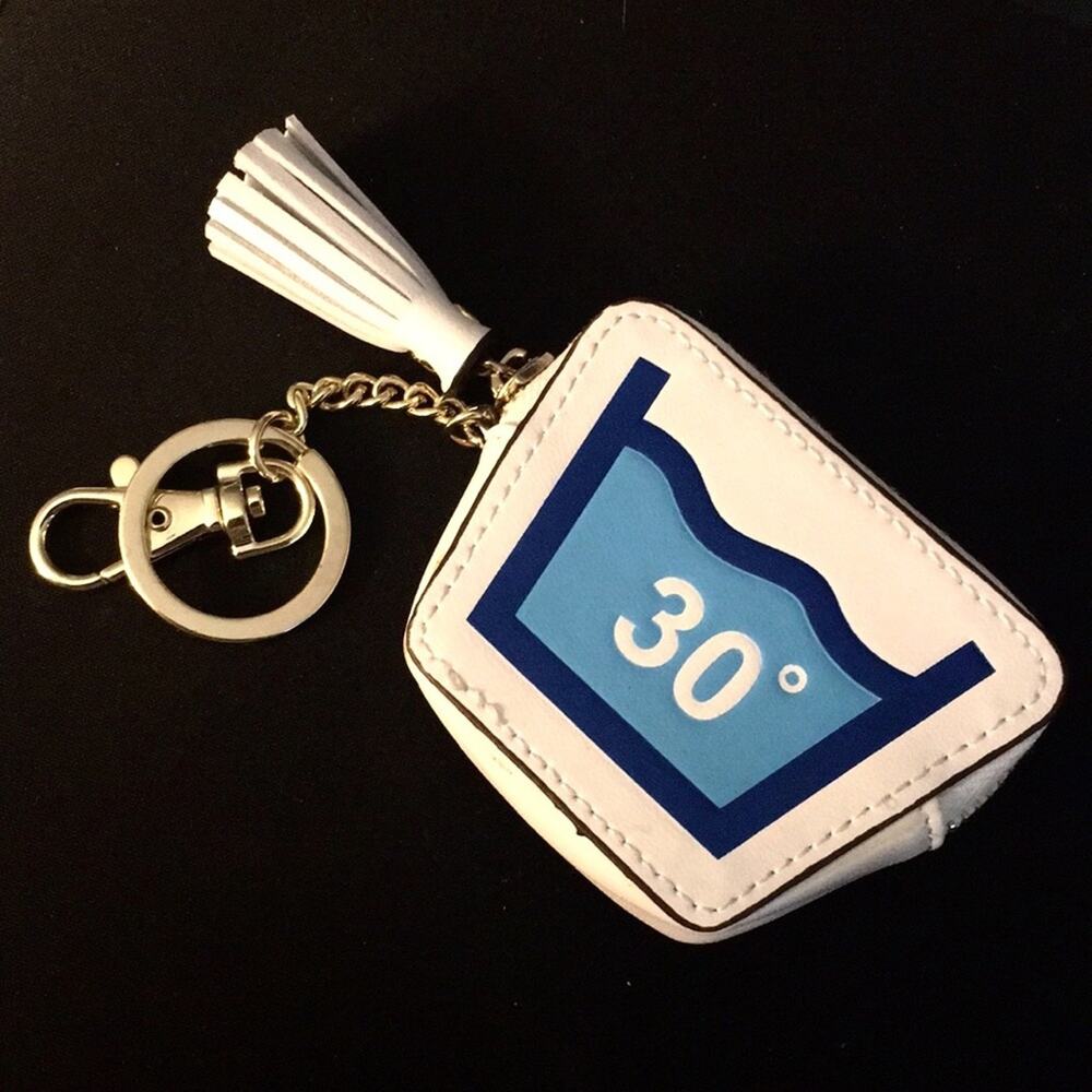 Clothes care symbol keychain NWOT 30• water tassel